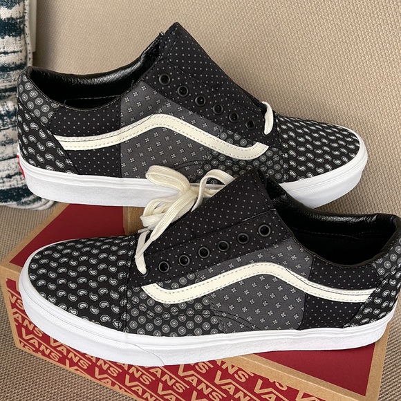 Vans WMNS Old Skool Tie Print Patch Work Black / True White Sneakers - Picture 11 of 16